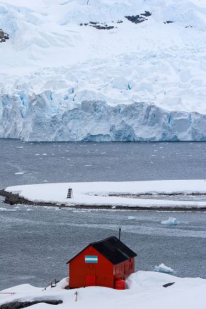 Paradise Bay, Lemaire Channel, Antarctica 415.jpg